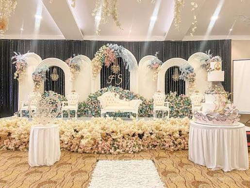 Gloria Suite